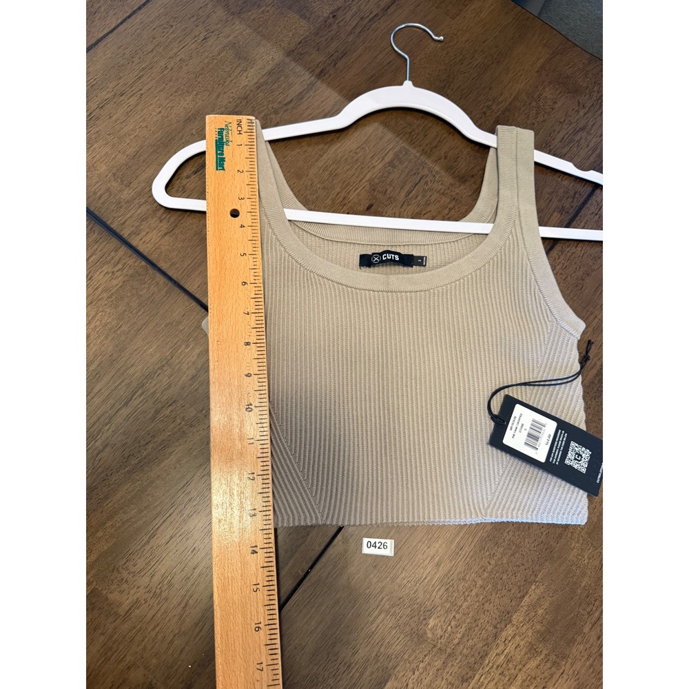 Cuts Clothing Women Rib Tank Cropped Stone Beige Scoop Neck Top Size S NWT - Picture 4 of 5